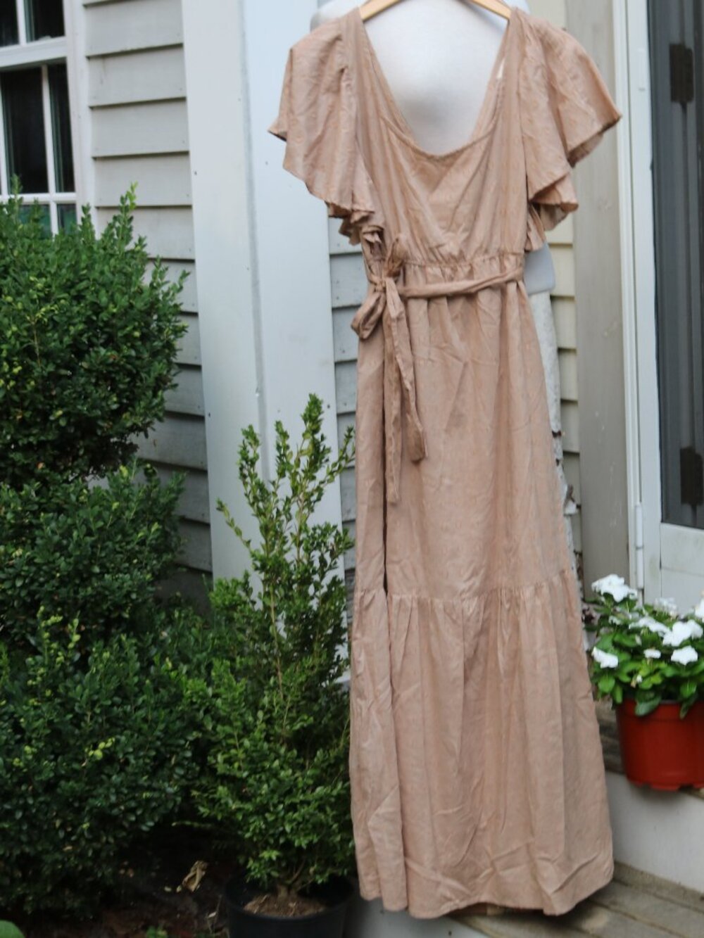 Sim & Sam Tan Textured Cotton V-Neck V-Back Flutter Sleeve Tie Back Maxi Dress M